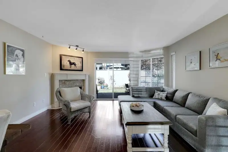 110 16335 14 AVENUE - photo 4 of 25
