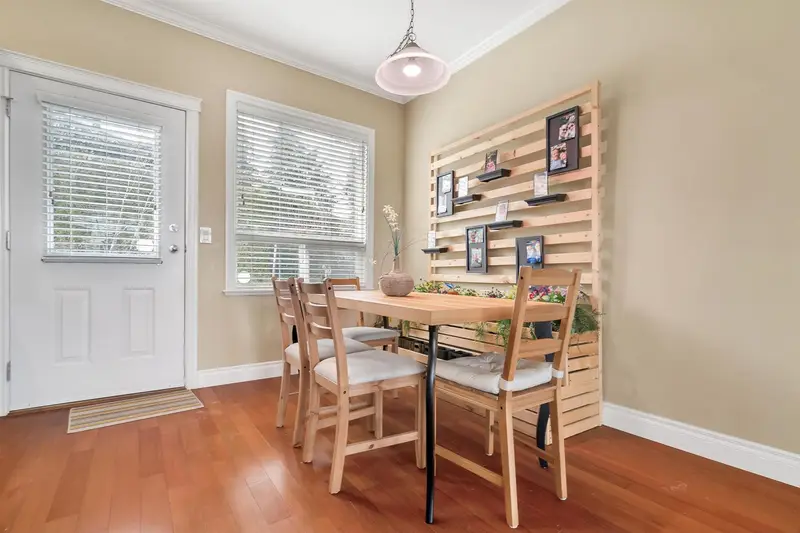 33382 FRANKLIN AVENUE - photo 3 of 25