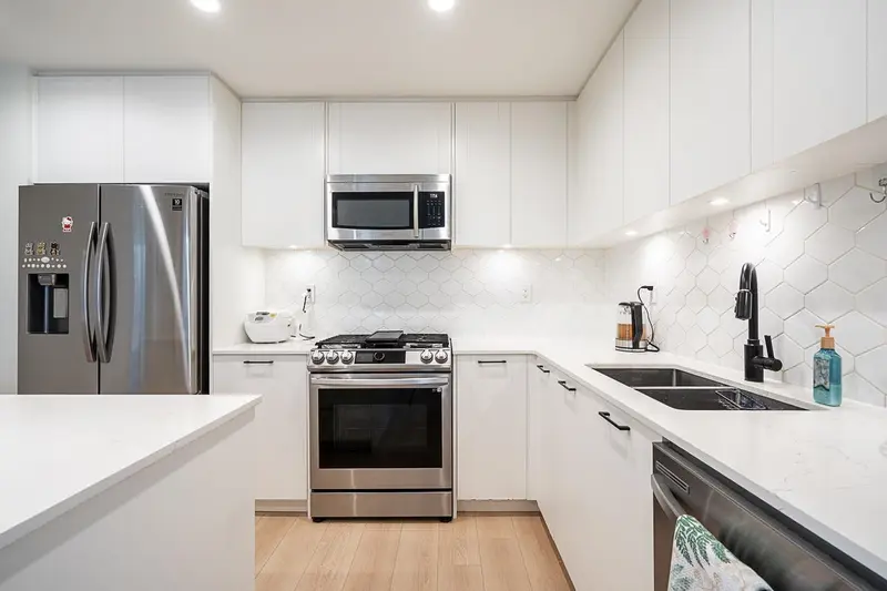 102 20052 83A AVENUE - photo 3 of 22