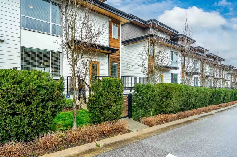 15 2825 159 STREET - photo 4 of 40