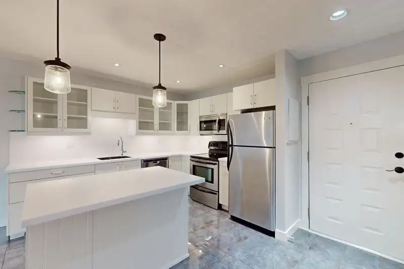 309 1520 VIDAL STREET - photo 2 of 30