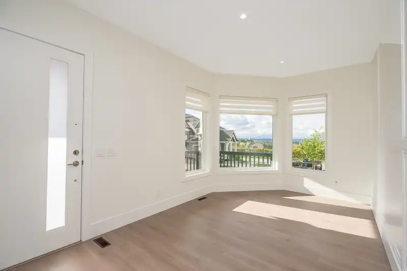 2918 161B STREET - photo 3 of 40