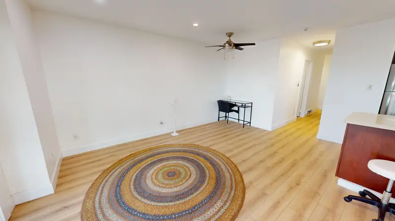 104 633 W 16TH AVENUE - photo 4 of 12