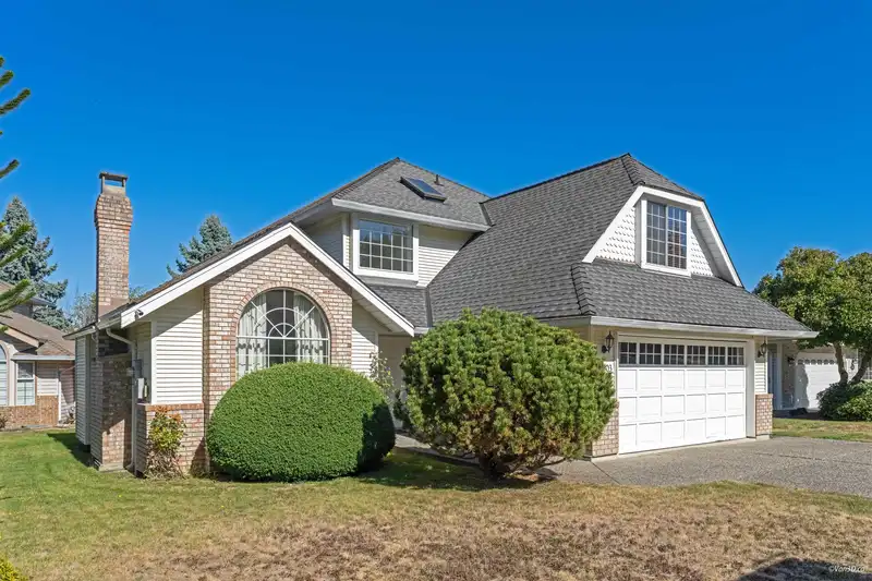 15303 28A AVENUE - photo 2 of 3