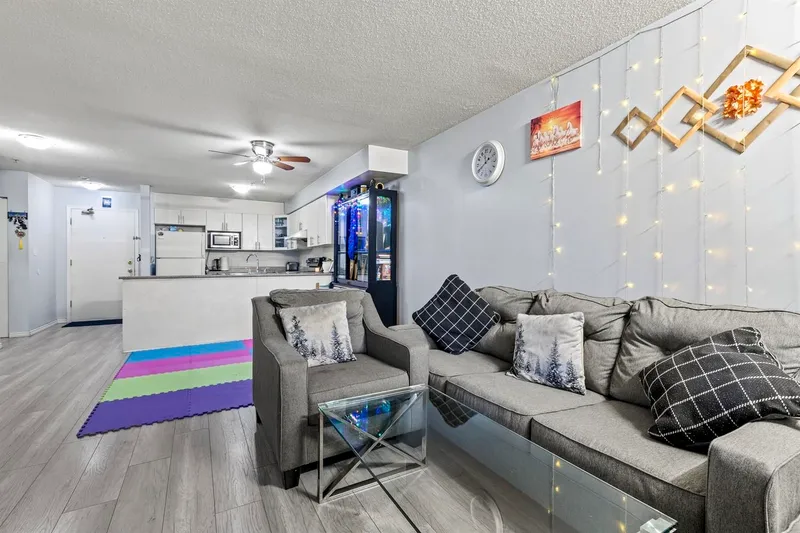 103 12160 80 AVENUE - photo 4 of 25