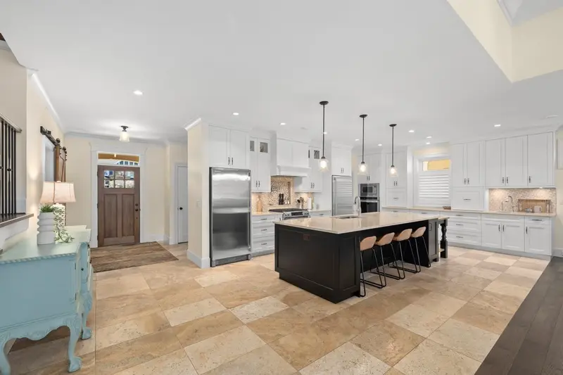 9075 KING STREET - photo 4 of 25