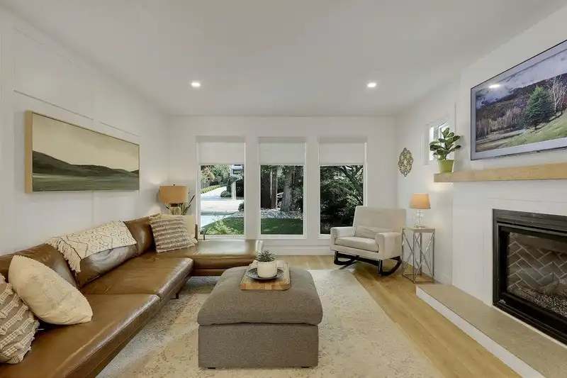 2439 124 STREET - photo 3 of 40