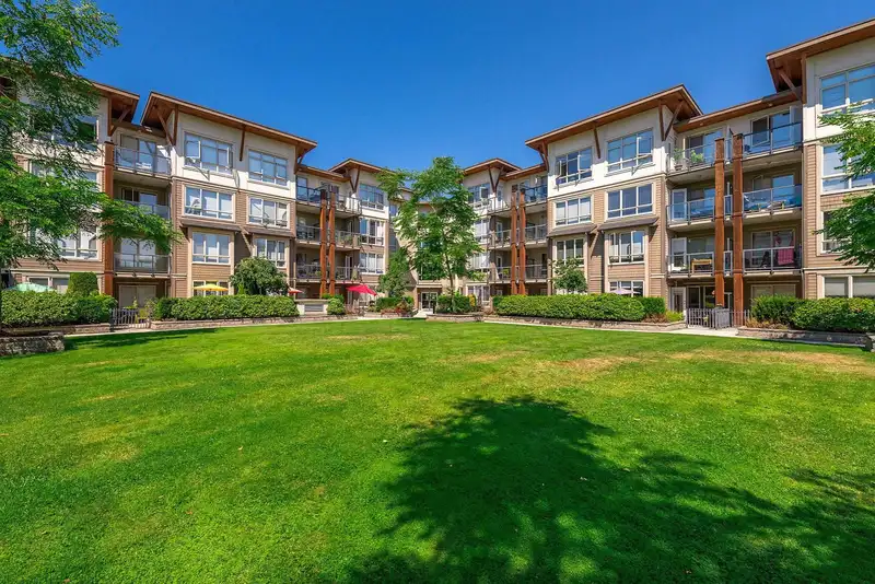 131 15918 26 AVENUE - photo 1 of 38