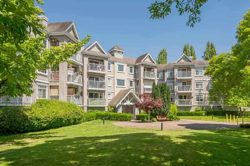 112 20896 57TH AVENUE - photo 2 of 24