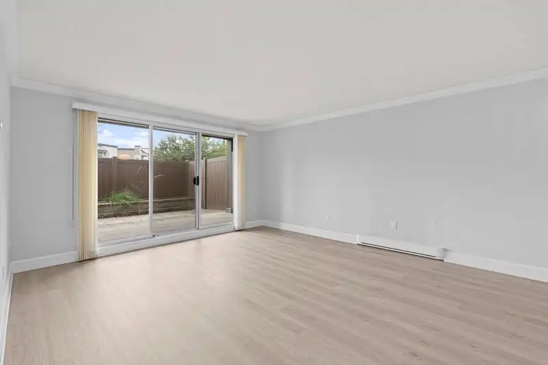 104 1840 E SOUTHMERE CRESCENT - photo 3 of 34