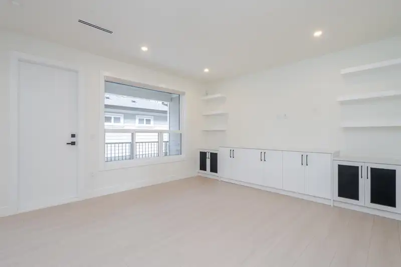 101 10063 127B STREET - photo 3 of 25