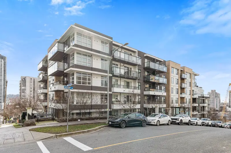 512 1012 AUCKLAND STREET - photo 1 of 25