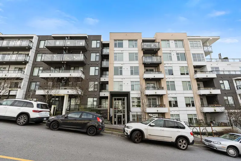 512 1012 AUCKLAND STREET - photo 2 of 25