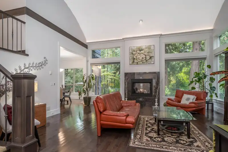 3428 150B STREET - photo 4 of 40