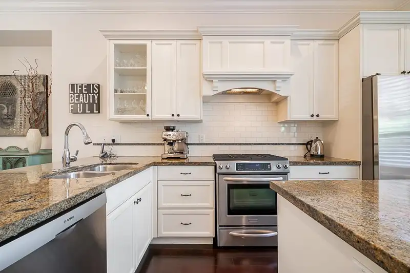 2560 128 STREET - photo 3 of 33