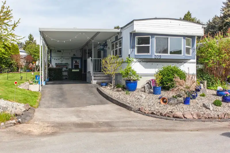 209 1840 160 STREET - photo 1 of 28