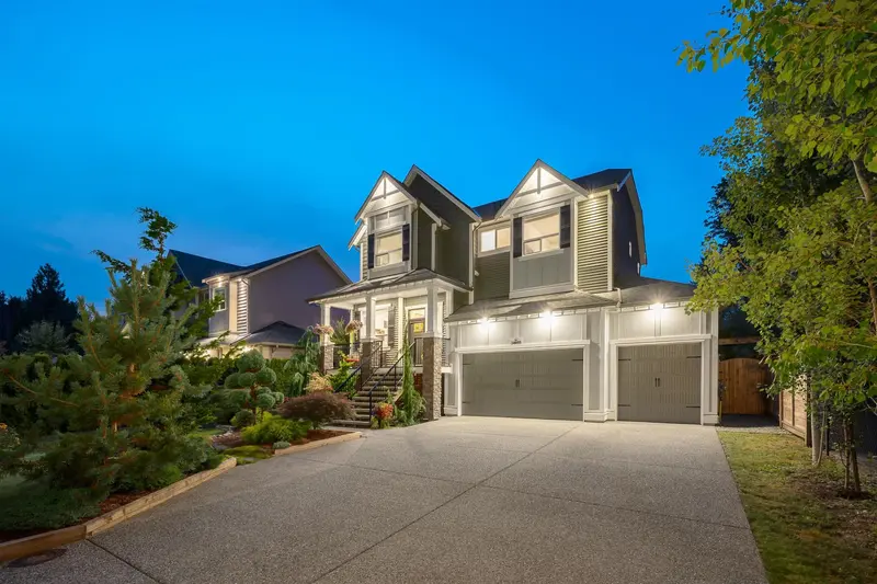 24095 FERN CRESCENT - photo 2 of 25