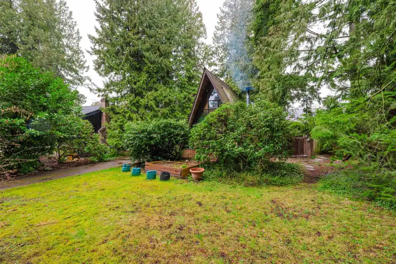 12535 26A AVENUE - photo 2 of 39
