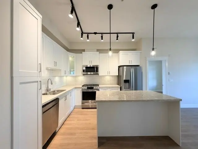 420 20926 83 AVENUE - photo 2 of 17