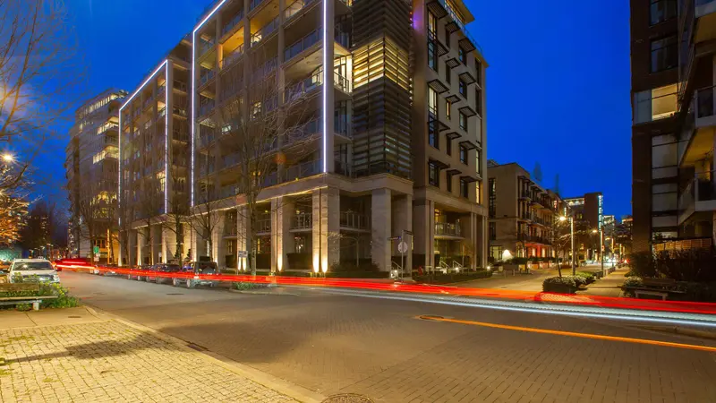 501 1616 COLUMBIA STREET - photo 1 of 25