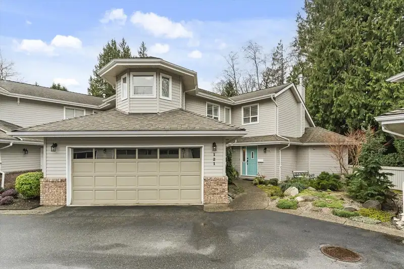 121 16350 14 AVENUE - photo 2 of 40
