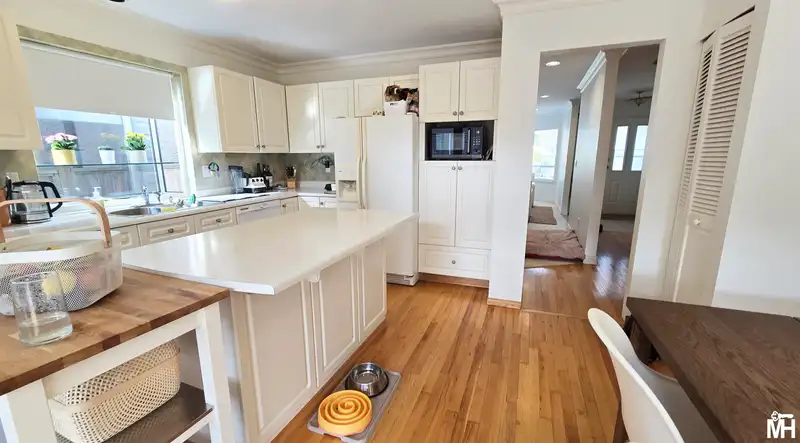 12656 15A AVENUE - photo 4 of 20