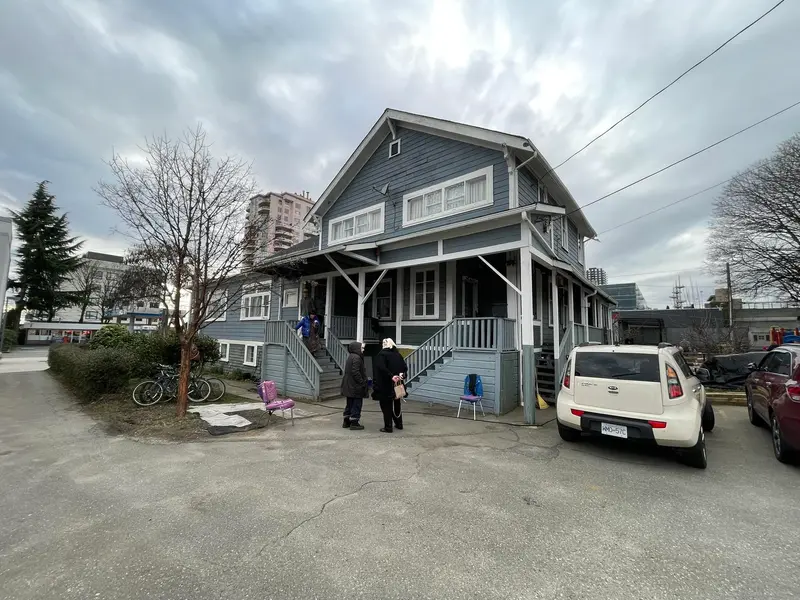 423 SIXTH STREET - photo 2 of 25