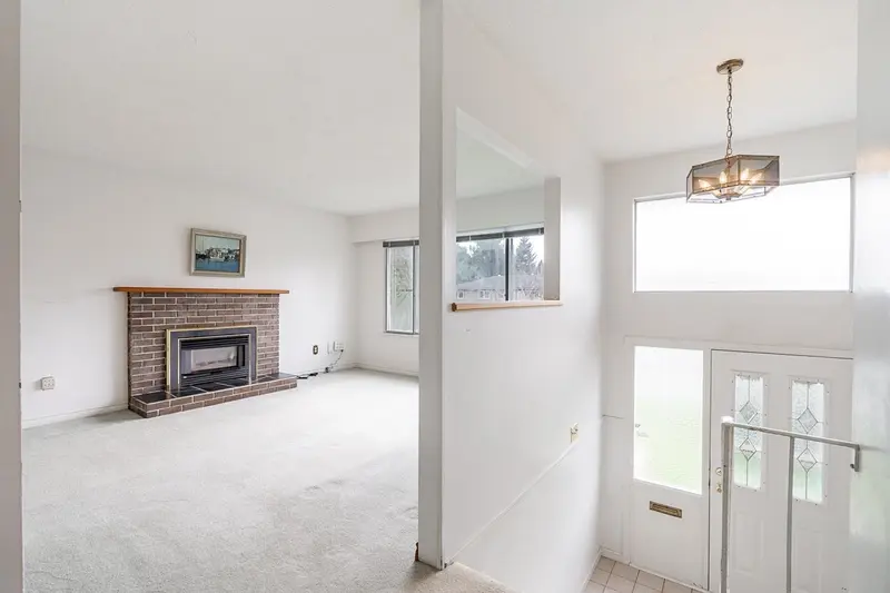 22967 STOREY AVENUE - photo 3 of 24