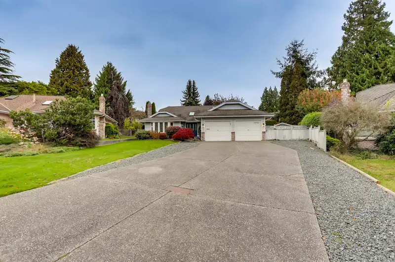 1682 141A STREET - photo 1 of 27
