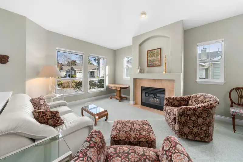 4 1711 140 STREET - photo 2 of 38