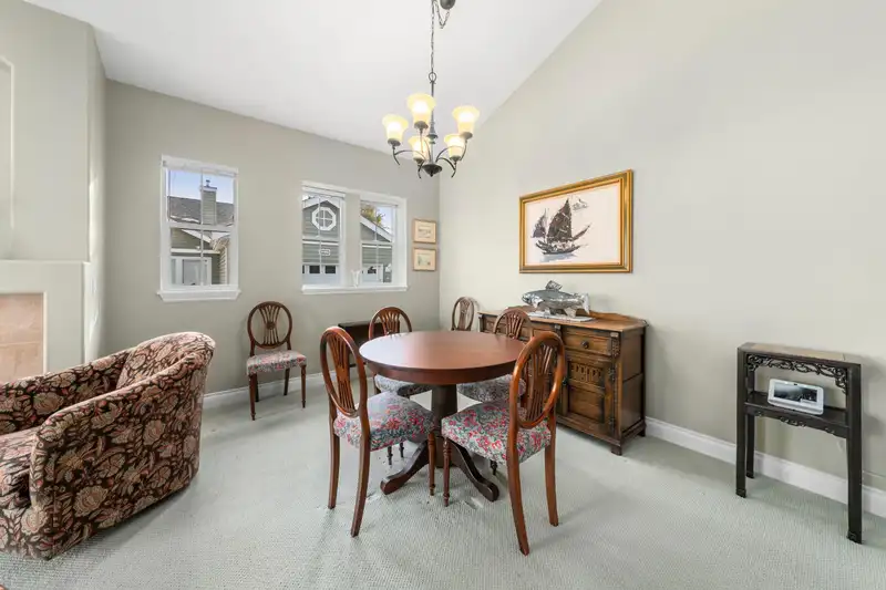 4 1711 140 STREET - photo 4 of 38