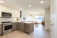 309 14022 NORTH BLUFF ROAD - thumbnail 8