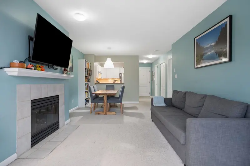 324 8880 JONES ROAD - photo 4 of 25