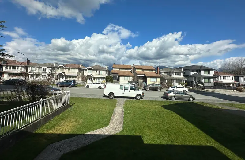 4472 TRIUMPH STREET - photo 2 of 25