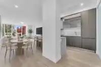 211 1342 JOHNSTON ROAD - thumbnail 3