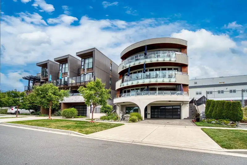 101 15219 ROYAL AVENUE - photo 1 of 39