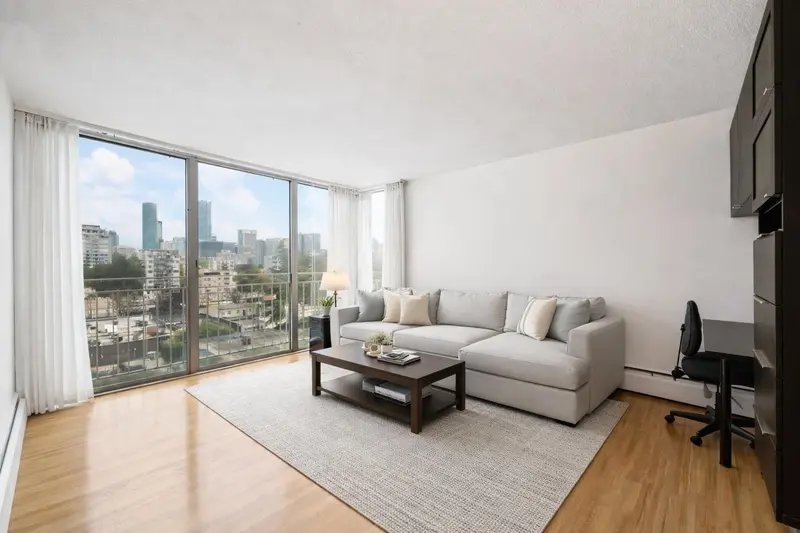 906 1250 BURNABY STREET - photo 3 of 25