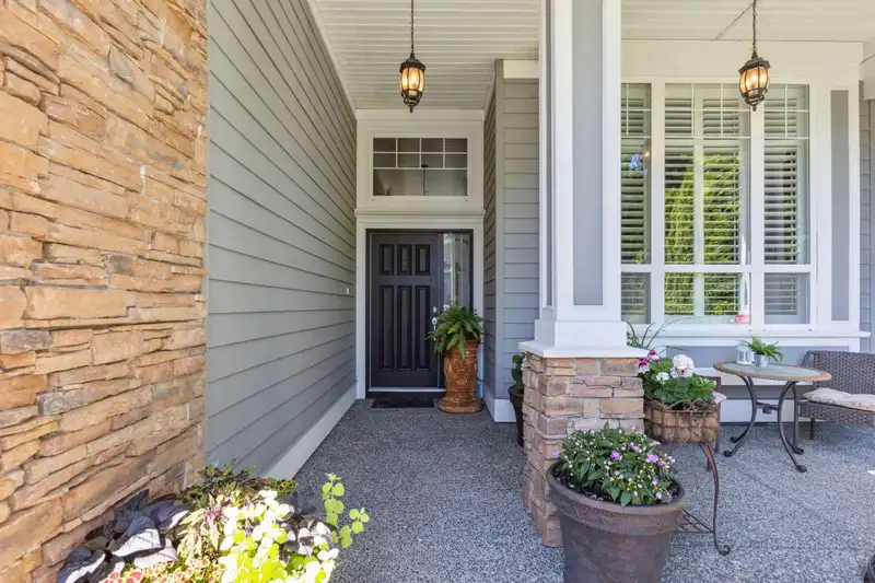 15431 35A AVENUE - photo 2 of 40