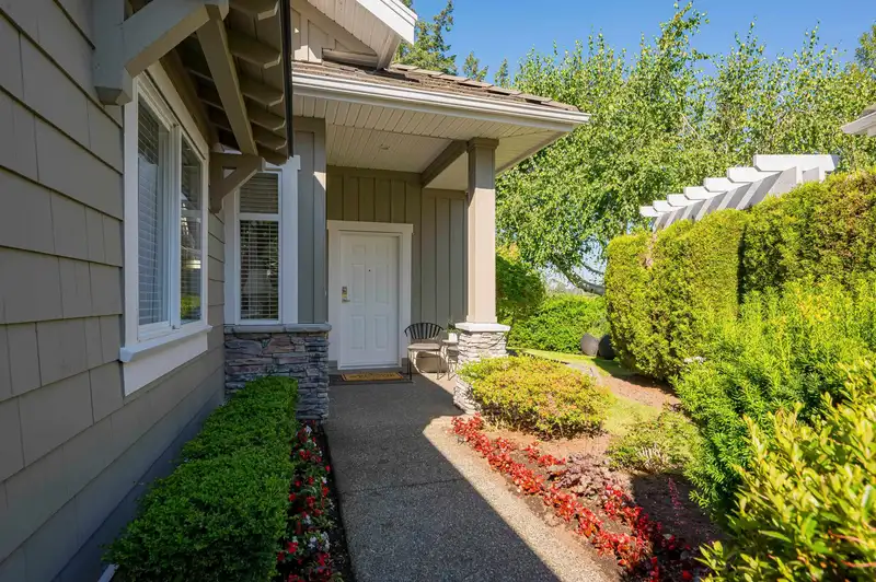 27 18088 8 AVENUE - photo 4 of 40