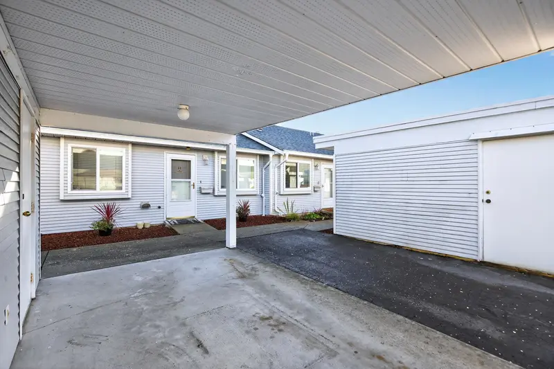 39 23580 DEWDNEY TRUNK ROAD - photo 4 of 25