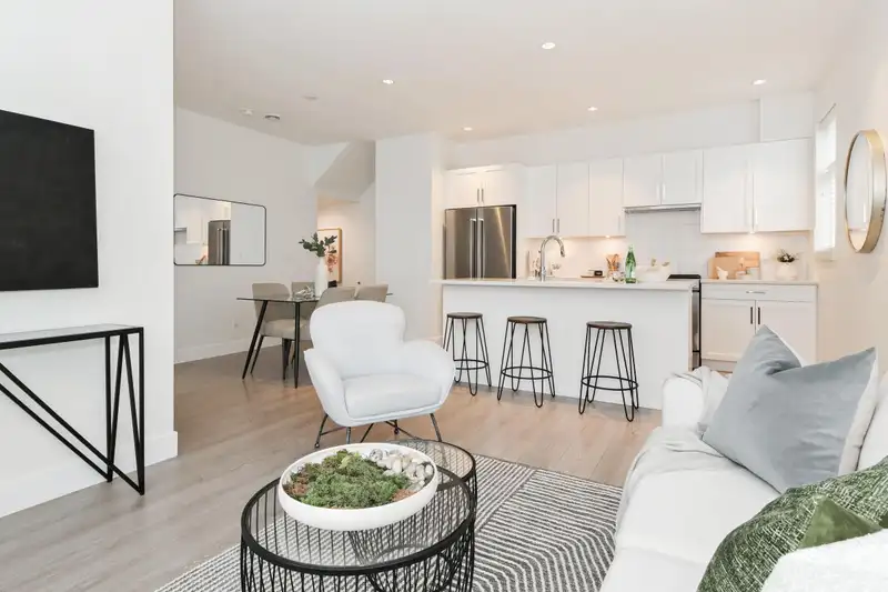 75 16433 19 AVENUE - photo 2 of 31