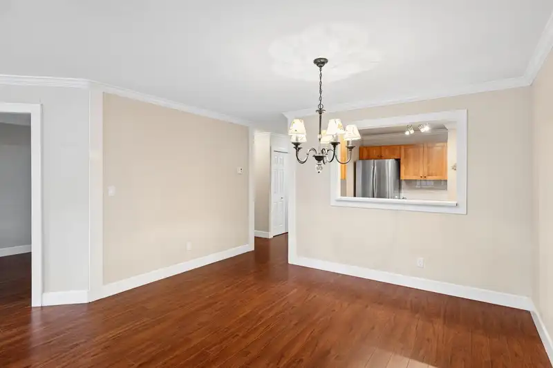 109 15270 17 AVENUE - photo 2 of 39