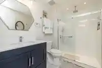 411 1785 MARTIN DRIVE - thumbnail 16
