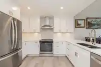 411 1785 MARTIN DRIVE - thumbnail 4