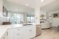 411 1785 MARTIN DRIVE - thumbnail 5