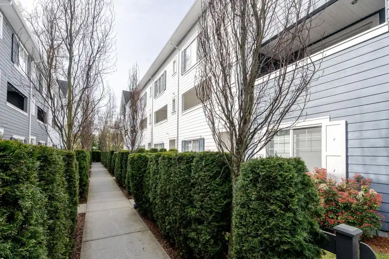 60 158 171 STREET - photo 2 of 34