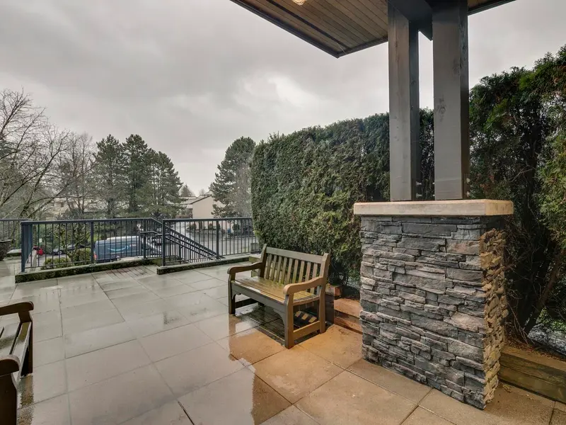 404 2943 NELSON PLACE - photo 3 of 25