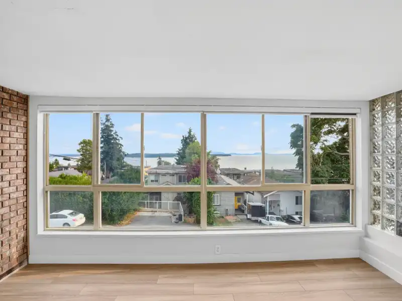 204 15176 BUENA VISTA AVENUE - photo 3 of 24