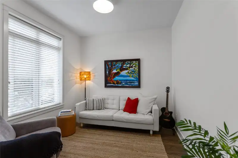 112 172A STREET - photo 4 of 26