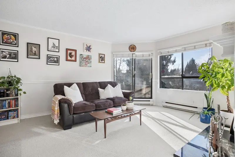 302 1750 AUGUSTA AVENUE - photo 4 of 25